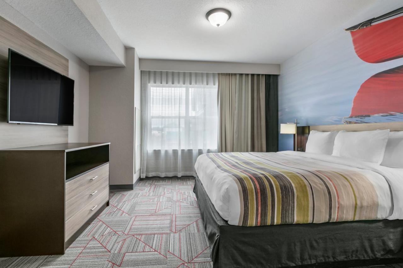 Hotel Clarion Pointe Columbus-Bradley Park Exterior foto