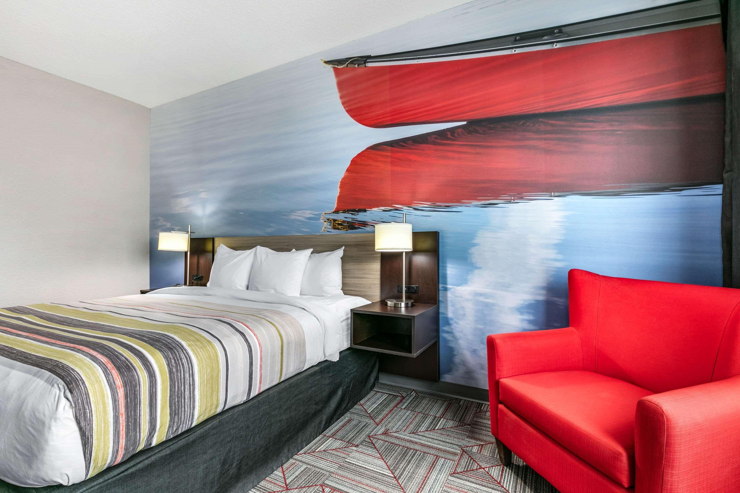 Hotel Clarion Pointe Columbus-Bradley Park Exterior foto