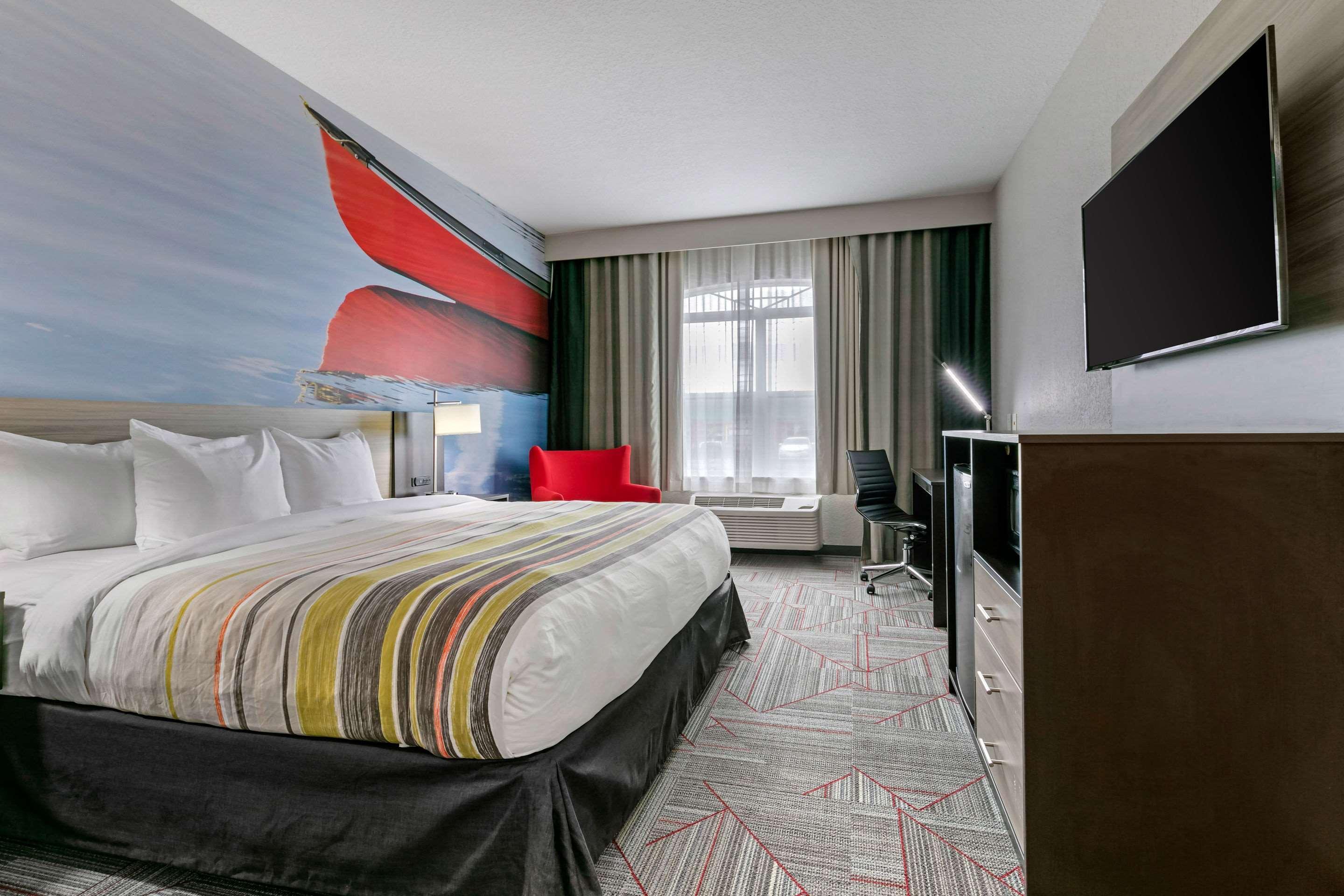 Hotel Clarion Pointe Columbus-Bradley Park Exterior foto
