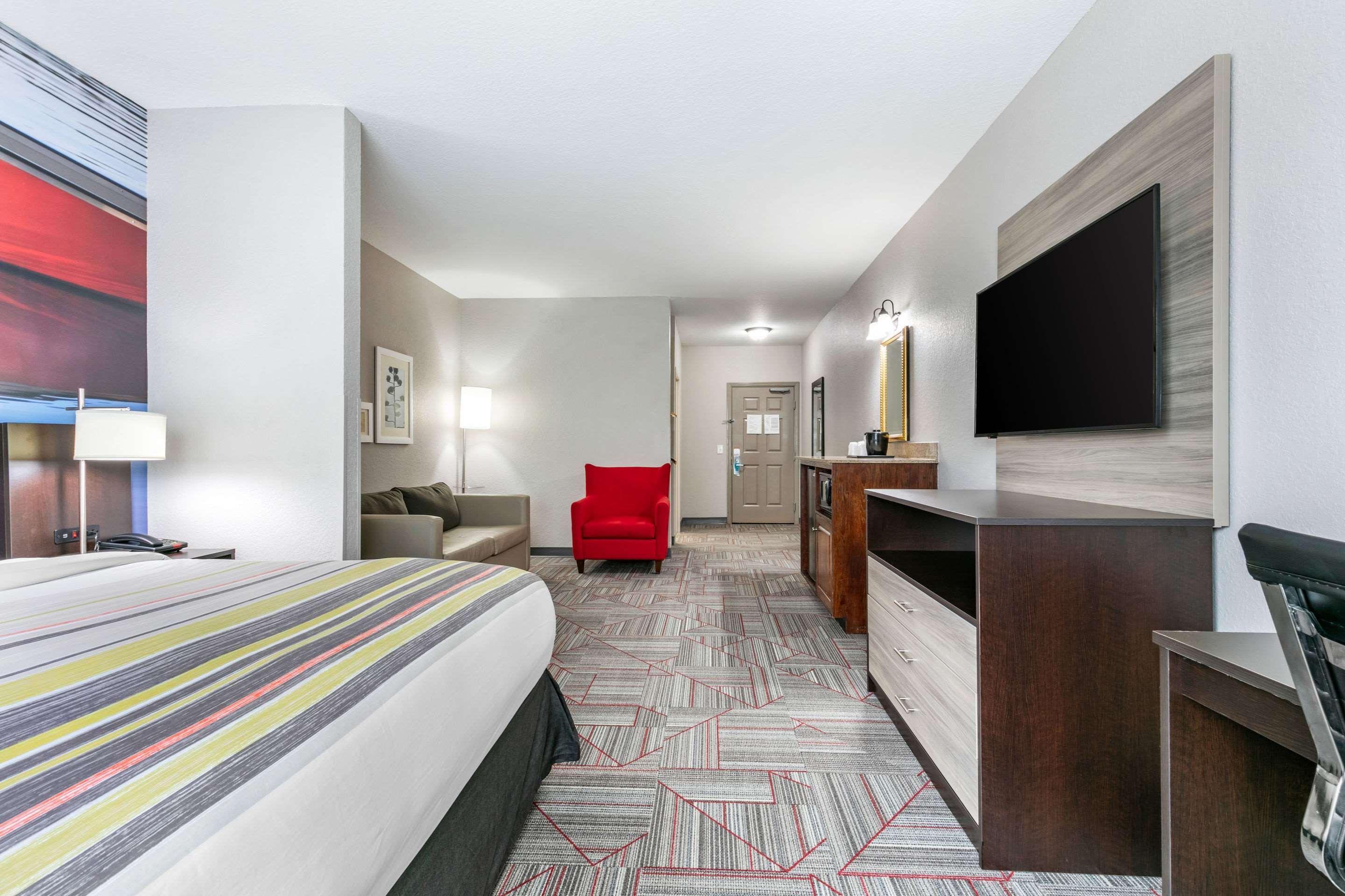 Hotel Clarion Pointe Columbus-Bradley Park Exterior foto