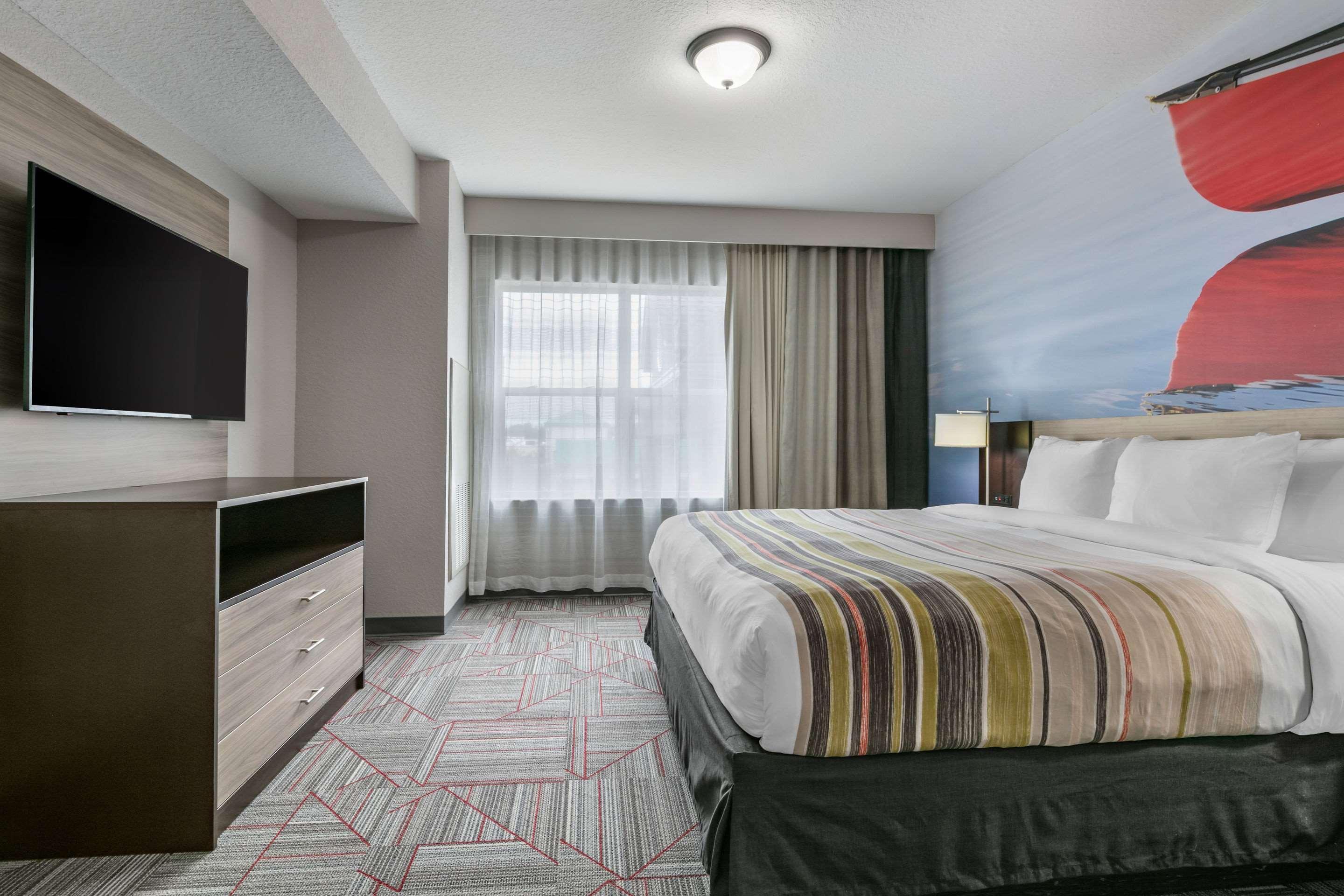 Hotel Clarion Pointe Columbus-Bradley Park Exterior foto