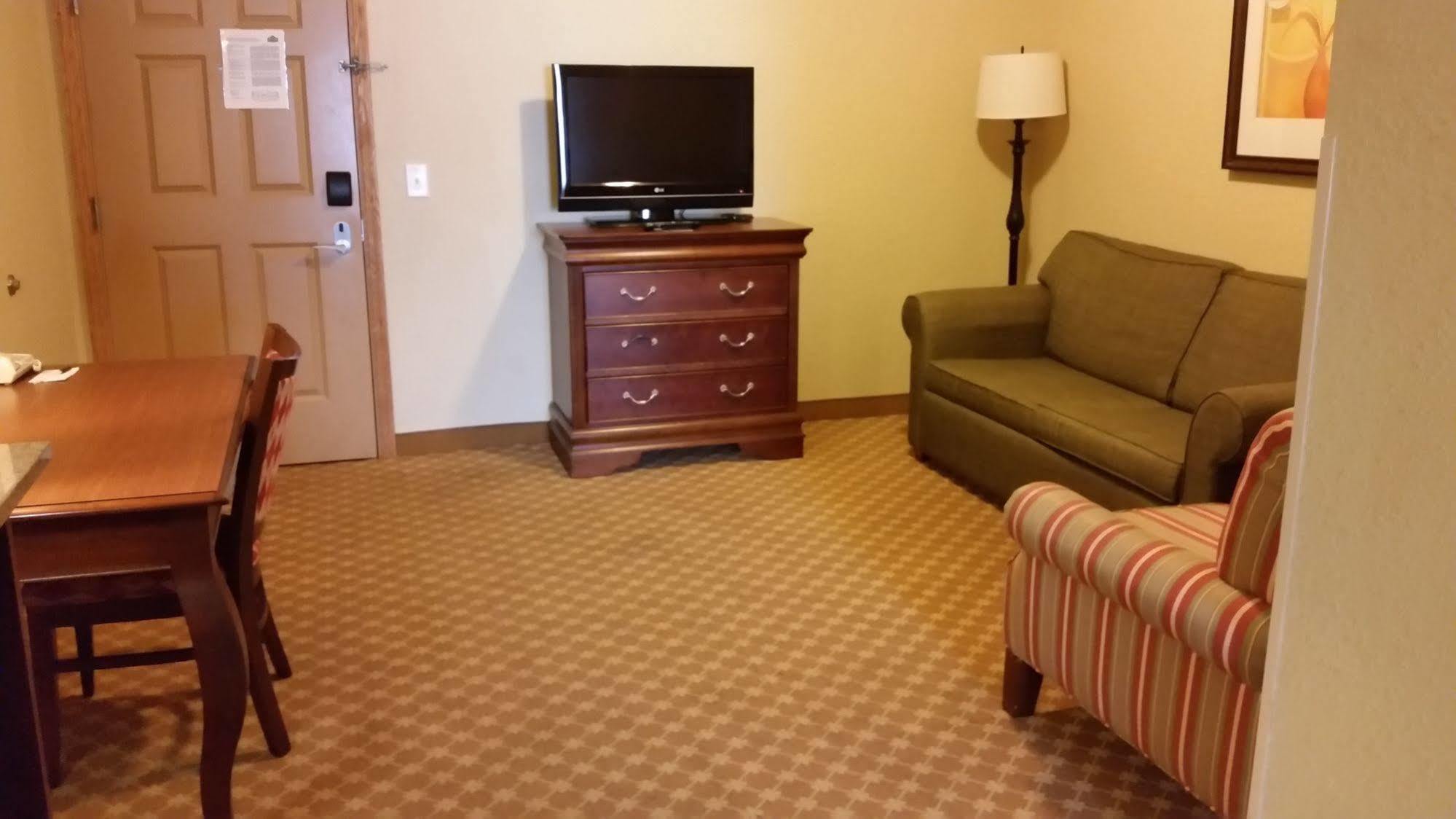 Hotel Clarion Pointe Columbus-Bradley Park Exterior foto